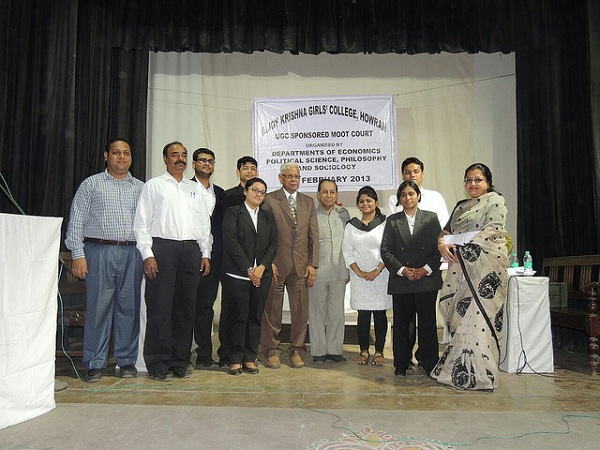 Arshi Hasmat in a program at Bijoy Krishna College, Howrah