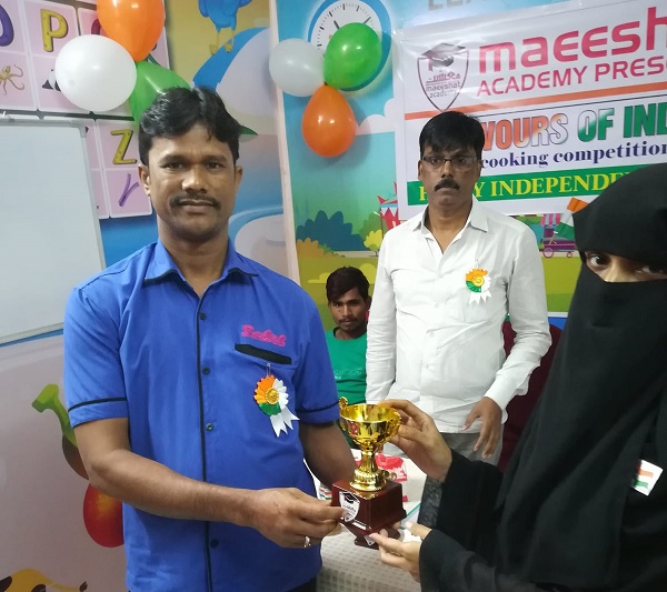 Mrs. Khan Shamima Javed got first runner-up prize 