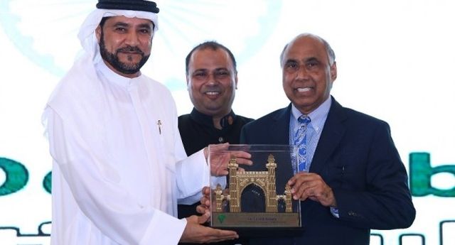 First-Sir-Syed-Global-Excellence-Leadership-Awards-Conferred-on-Hamid-Ansari-Frank-Islam-in-Dubai