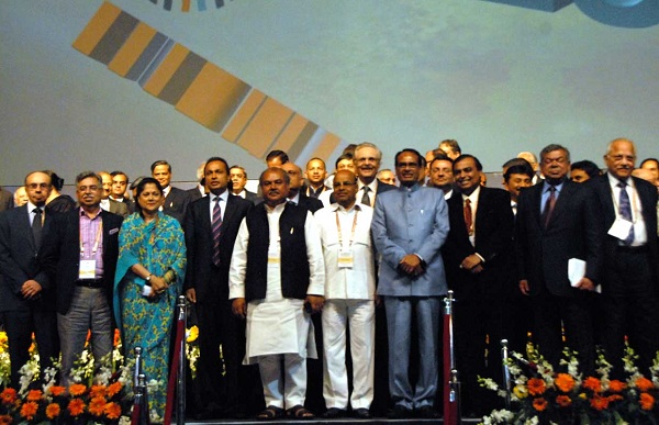 (ii) Madhya Pradesh Chief Minister Shivraj Singh Chouhan posing for a group photograph with top industrialists of the country