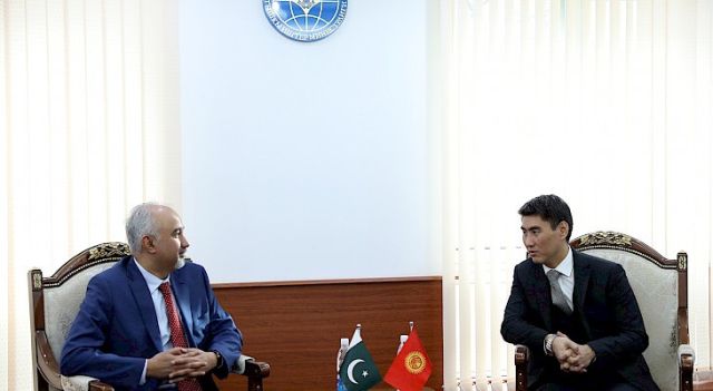 Kyrgyz-FM-Pakistans-envoy-discuss-prospects-of-enhancing-bilateral-relations.jpg