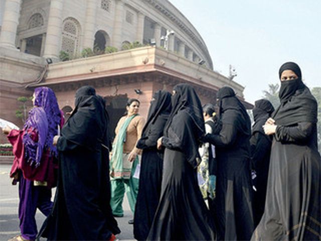 Muslim-women-burqa-indian-muslim-women-niqab-triple-talaq.jpg