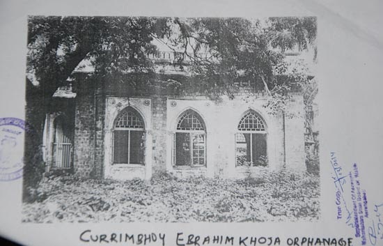 [Original photo of BAGHE KAREEM YATEEMKHANA in Mumbai on which Mukesh Ambani has built his dream home