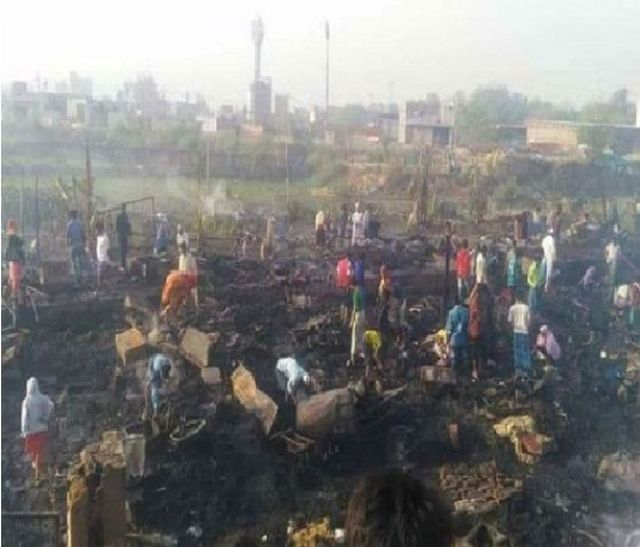 burning Rohingya camp