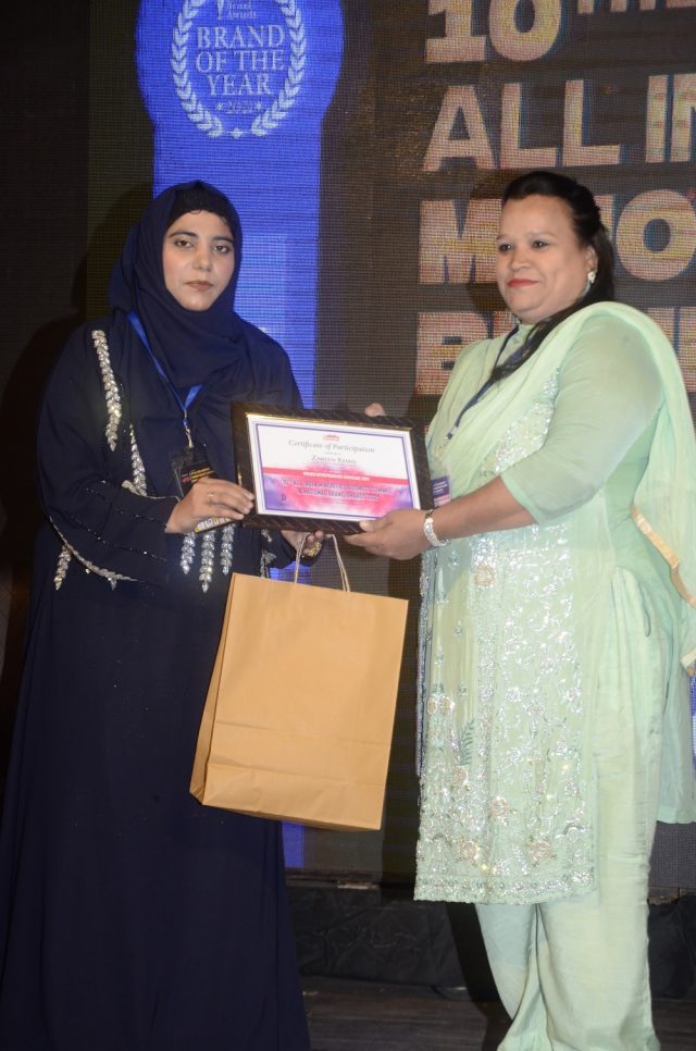 Zareen Khan,Alina Scooty training center, Kolkata receiving certificate from Sania Sami. Photo: Maeeshat