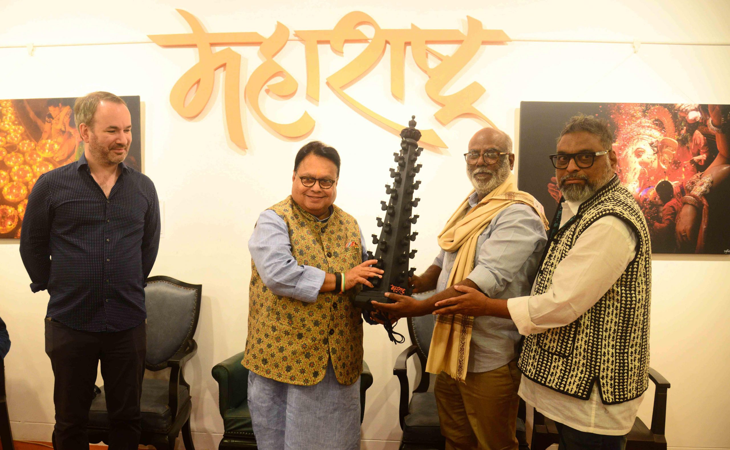 Vijay Darda inaugurates Maharashtra Photo Exhibition 2022 at NCPA