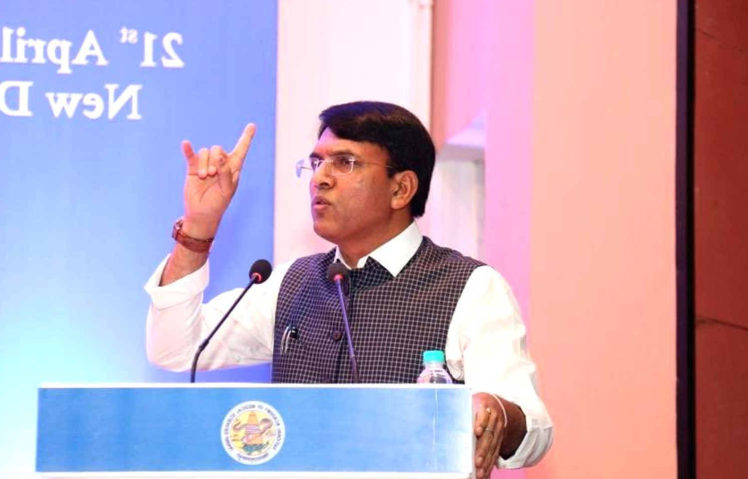 Mandaviya reviews preparedness of states against Covid
