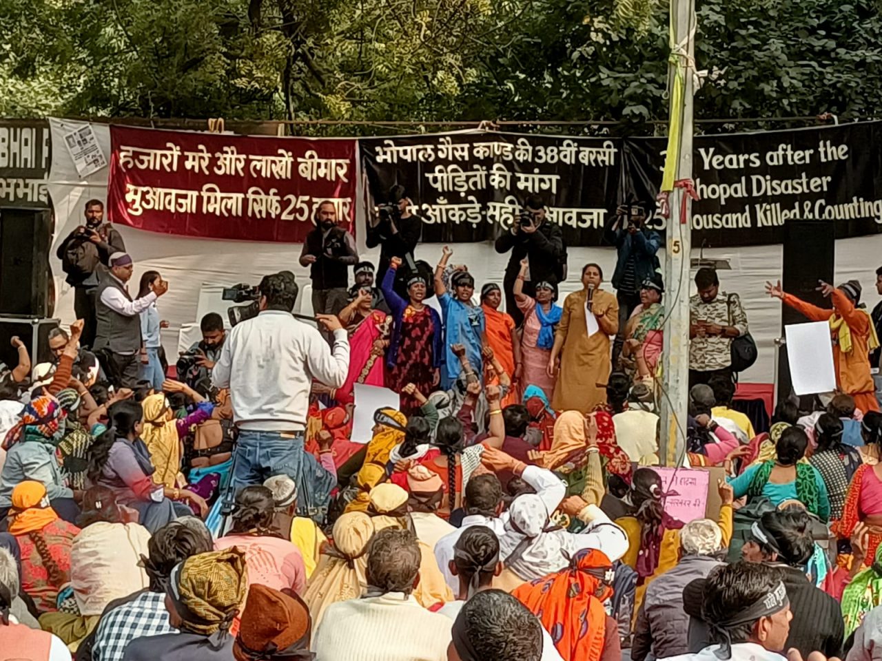 Bhopal-Gas-Tragedy-survivors-of-the-Union-Carbide-Gas-Disaster-of-3rd-December-1984-demonstrating-at-Jantar-Mantar-in-New-Delhi-on-Saturday.-1280x960.jpg