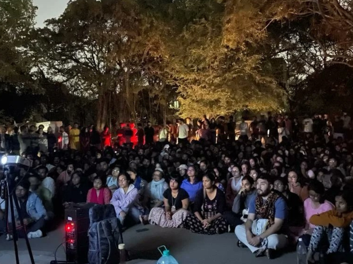 Peaceful screening of BBC documentary at Jadavpur University in Kolkata