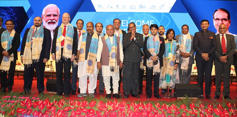 MP Chief Minister Shivraj Singh Chouhan with dignitaries at the concluding function of Global Investors Summit in Indore.