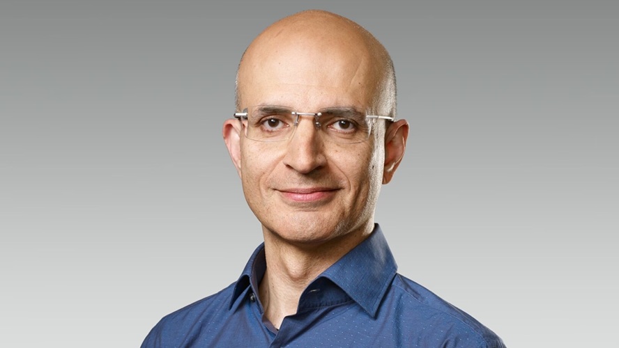 Indian-Origin Sabih Khan Named Apple’s New Chief Operating Officer
