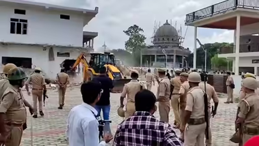 Jhangur Baba and Mumbra’s Builders: Exploring Alleged Connections